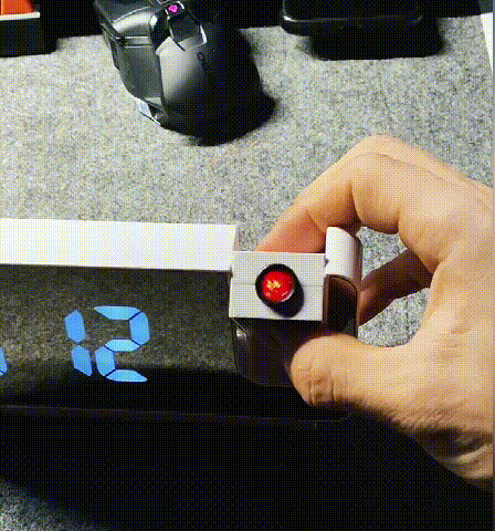 Pametni digitalni projekcijski sat – CLOCK slider