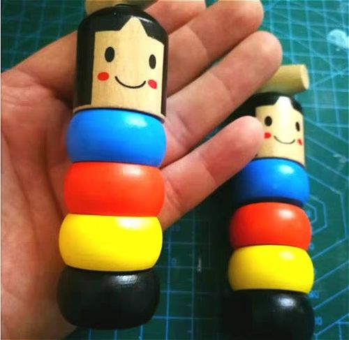 Magic Man – Neuništiva drvena igračka sa čekićem slider